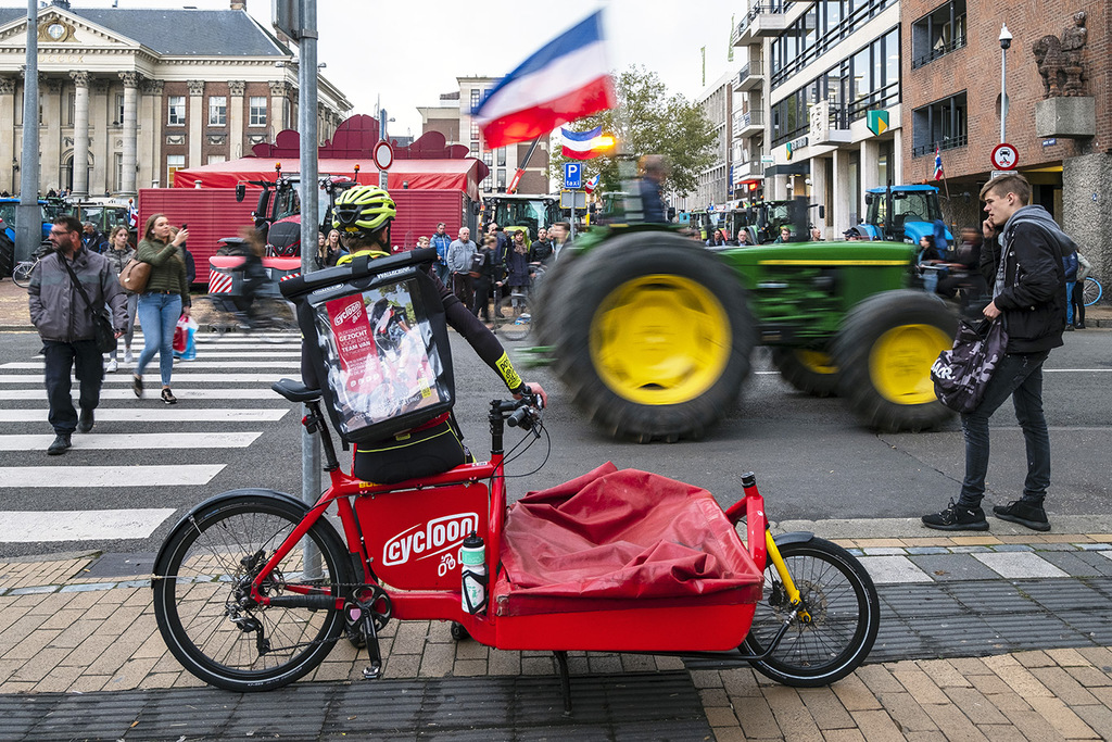 Boerenprotest - Op maandag 14 Oktober 2019 trokken honderden boeren met hun trekkers naar het provinciehuis in het centrum van de stad Groningen